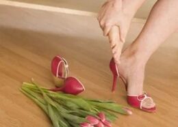 Pain in the heel legs walk